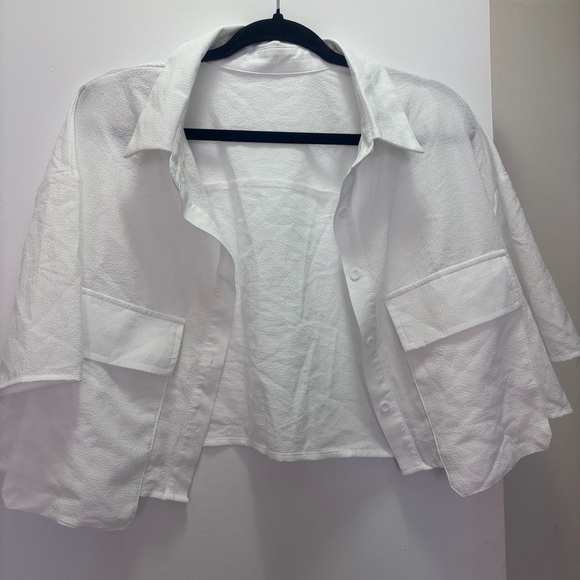 SHEIN White Cropped Button-Down Shirt - Picture 4 of 9